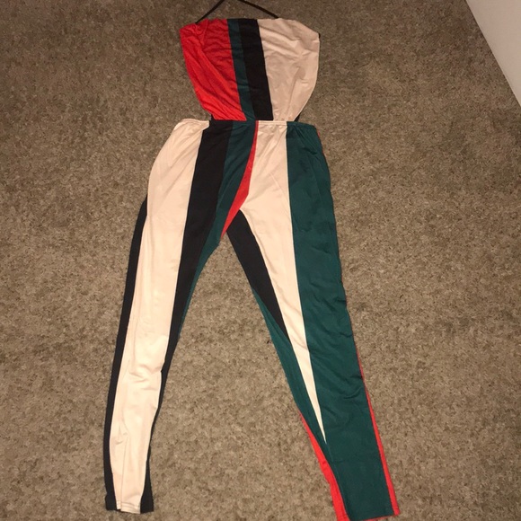 Spaghetti strapped open back jumpsuit - Picture 1 of 6